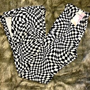 Black & White 🏁 Checkered Flare Leg Spandex Pants, SMALL